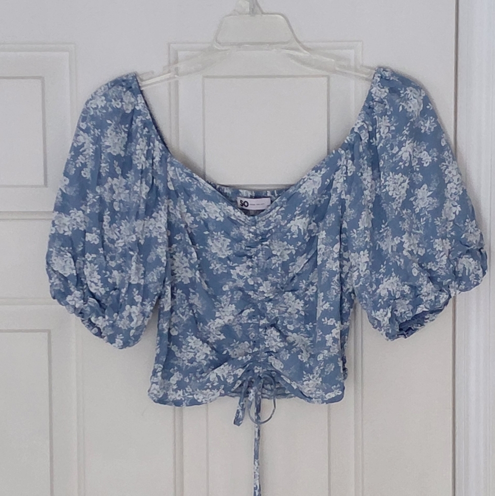 SO Blue White Floral Cottagecore Feminine Crop Festival Puffy Sleeve Shirt. Sz M